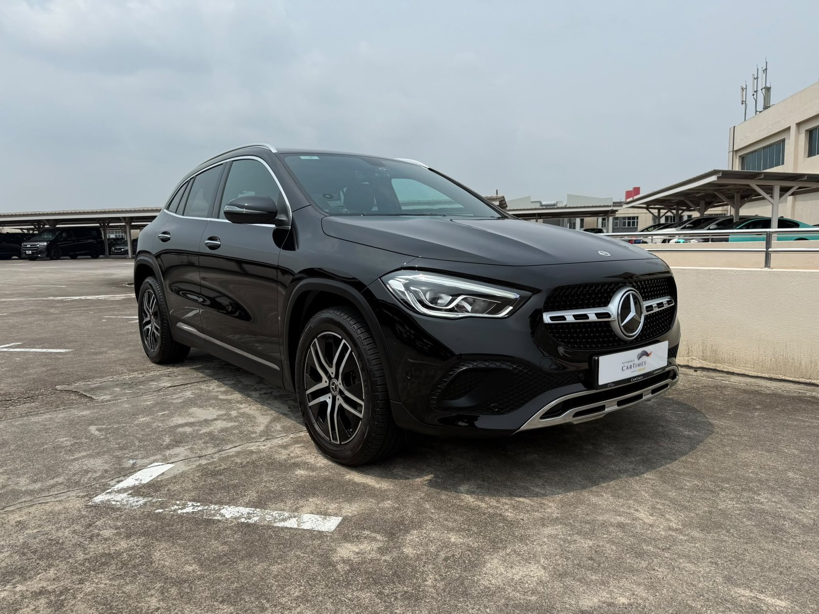 Used Mercedes-Benz GLA180 Progressive for sale in Singapore
